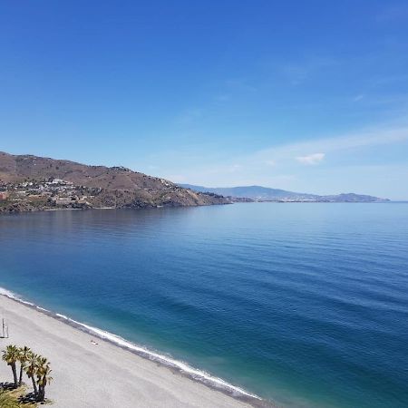 Ático en Almuñecar. Primera línea de playa con vistas espectaculares Almunecar Exterior foto
